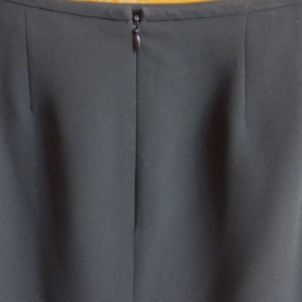Kasper Black Suit skirt Size 8 - Picture 6 of 6